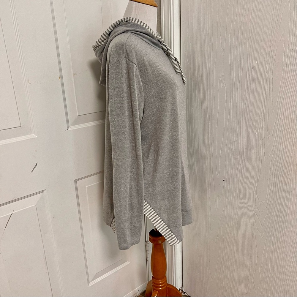 Doe & Rae Hoodie E2 - Picture 3 of 7